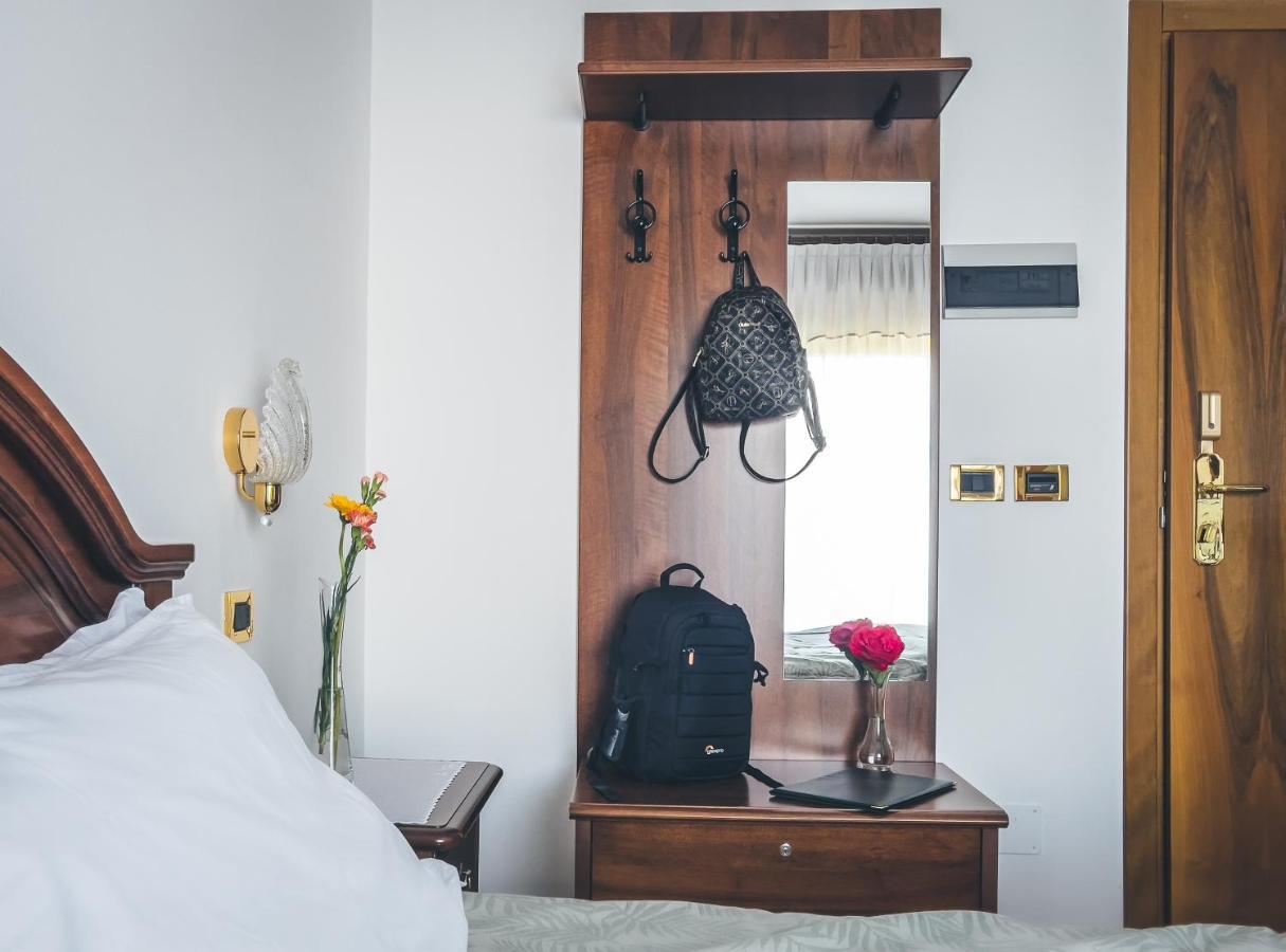 Hotel Da Gigi Santo Stino di Livenza Exteriör bild